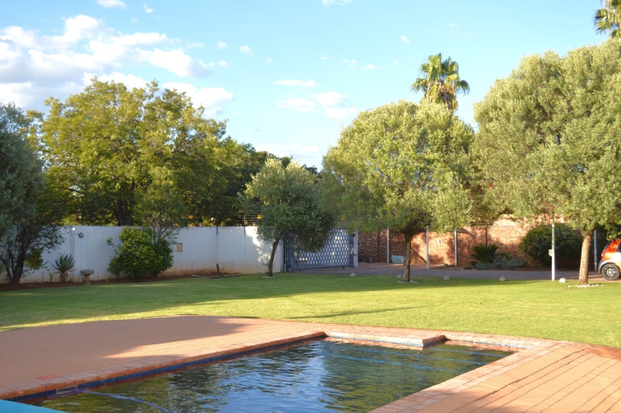 4 Bedroom Property for Sale in Flamwood North West